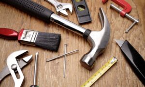 Инструменты и приспособления для ремонта